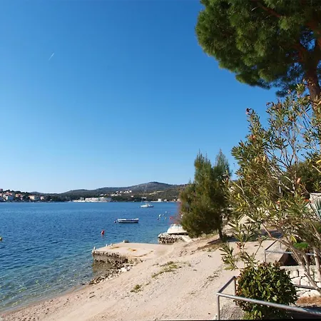 Daire 1 Bedroom Lovely In Rogoznica (Sibenik-Knin)