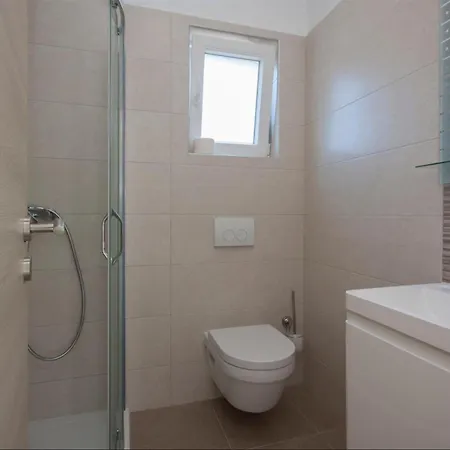 1 Bedroom Lovely In