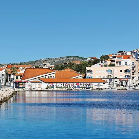 Daire 1 Bedroom Lovely In Rogoznica (Sibenik-Knin)