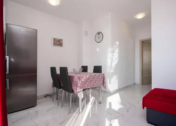 1 Bedroom Lovely In Rogoznica (Sibenik-Knin)