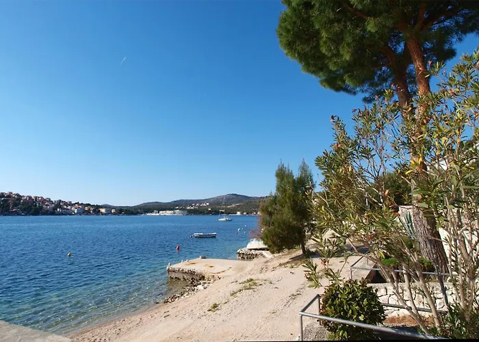 Apartamento 1 Bedroom Lovely In Rogoznica (Sibenik-Knin)