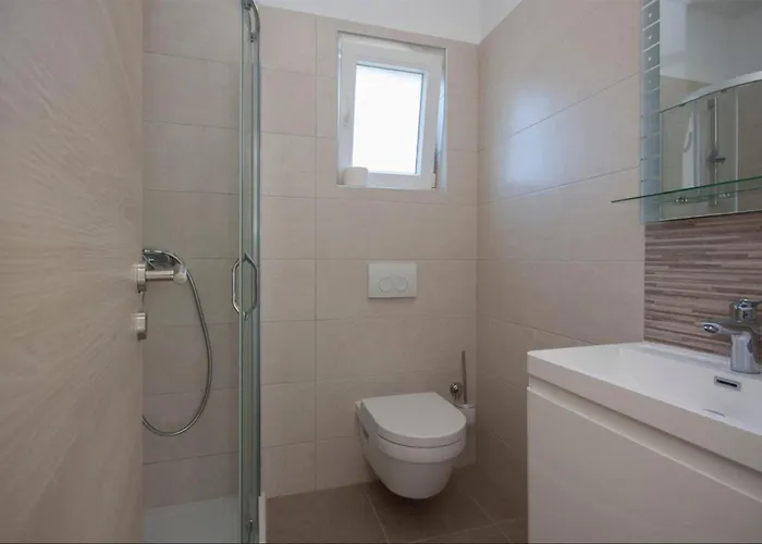 1 Bedroom Lovely In